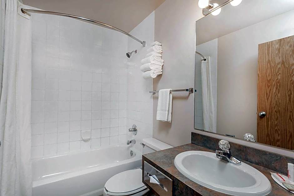 Super 8 by Wyndham Pincher Creek AB