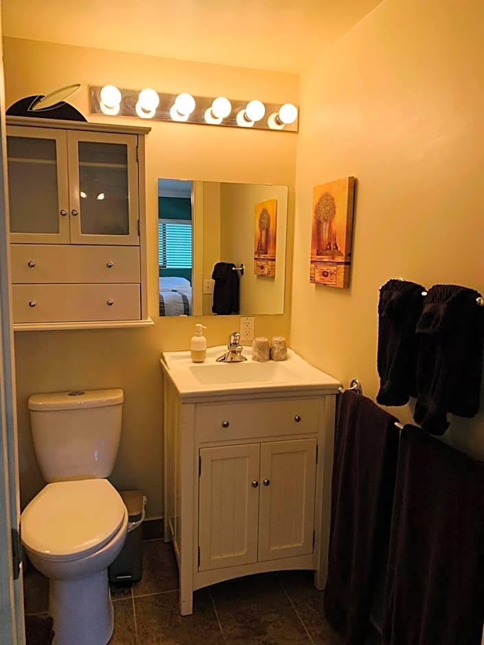 The Fraser River's Edge B&B Lodge