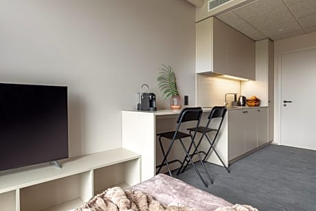Hugo Apartment Hotel