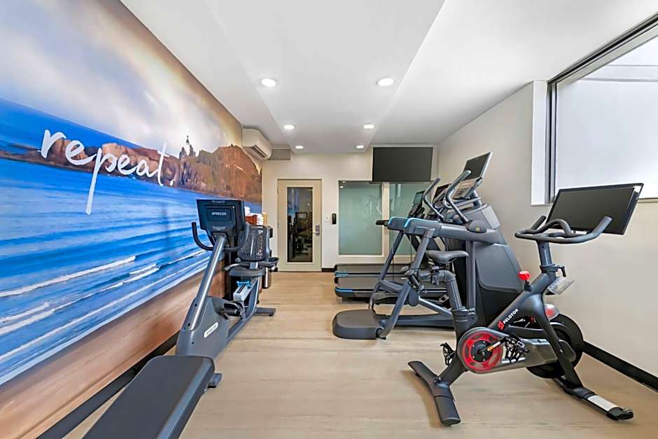 Best Western Plus Agate Beach Inn