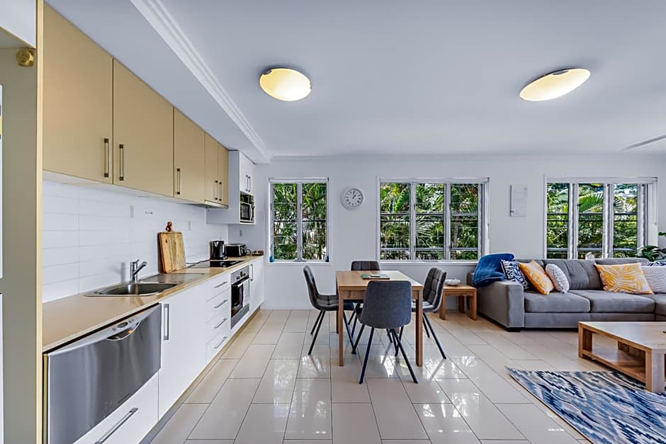 Airlie Summit Apartments