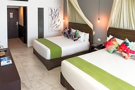 Room - King Bed or 2 Queens Beds