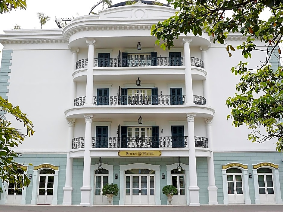 Rocks Hotel