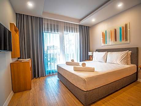 Suite with City View