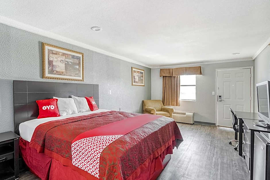 OYO Hotel Pineville LA Hwy 165
