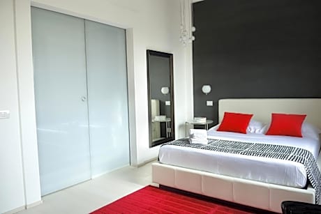 Suite with Garden View