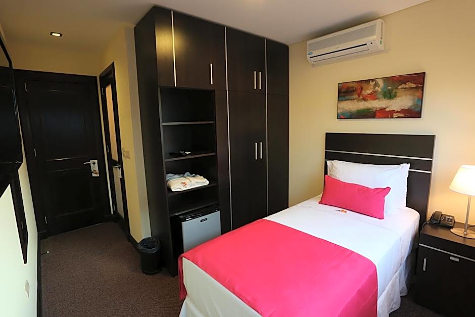 Puerto Mercado Hotel