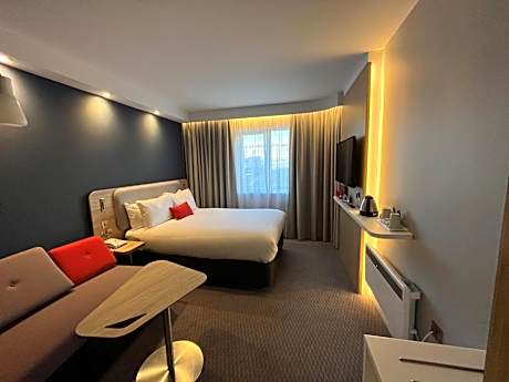 Standard Room with Free Hot Breakfast
