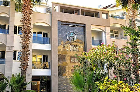 Two Seas Hotel
