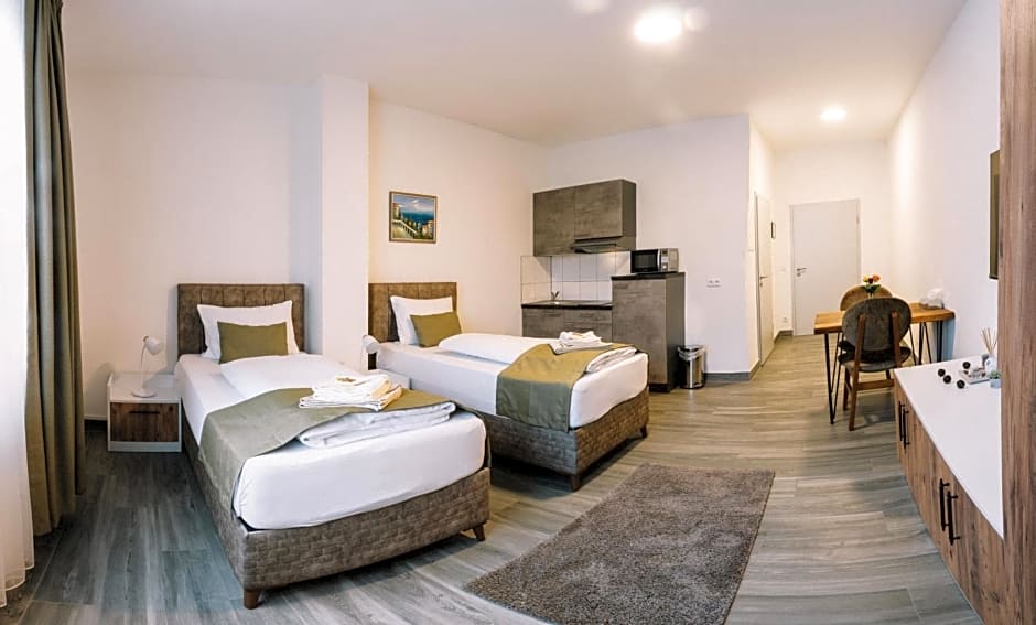 E&B Hotel