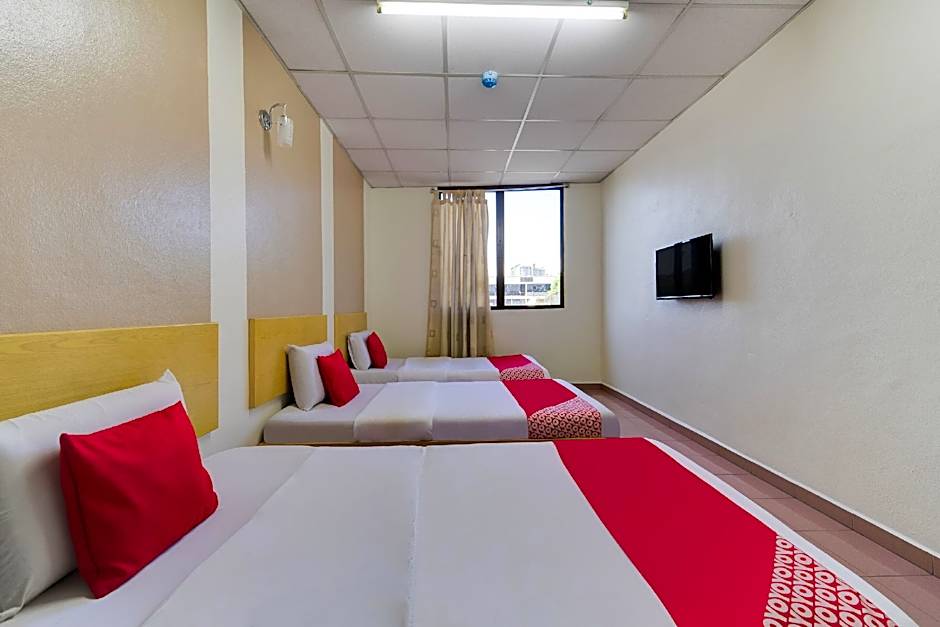 OYO 89461 CP Hotel