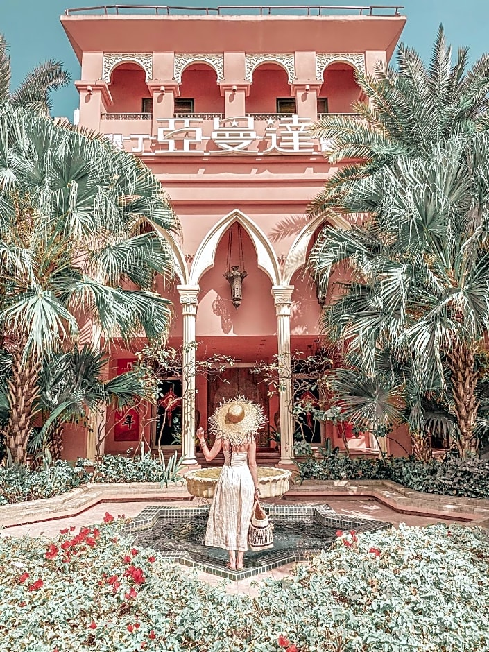 Amanda Hotel