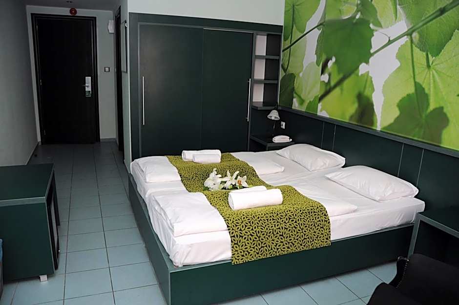 Green Hotel Budapest