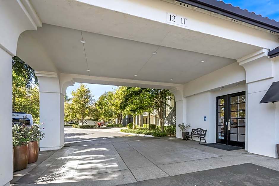 University Park Inn & Suites, an Ascend Collection Hotel