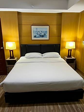 One Bedroom City View Suite