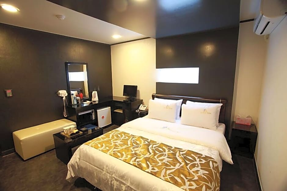 Goodstay Lanuit Hotel