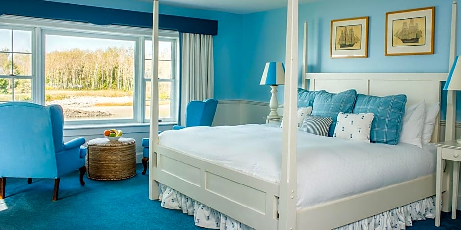 The Breakwater Inn & Spa