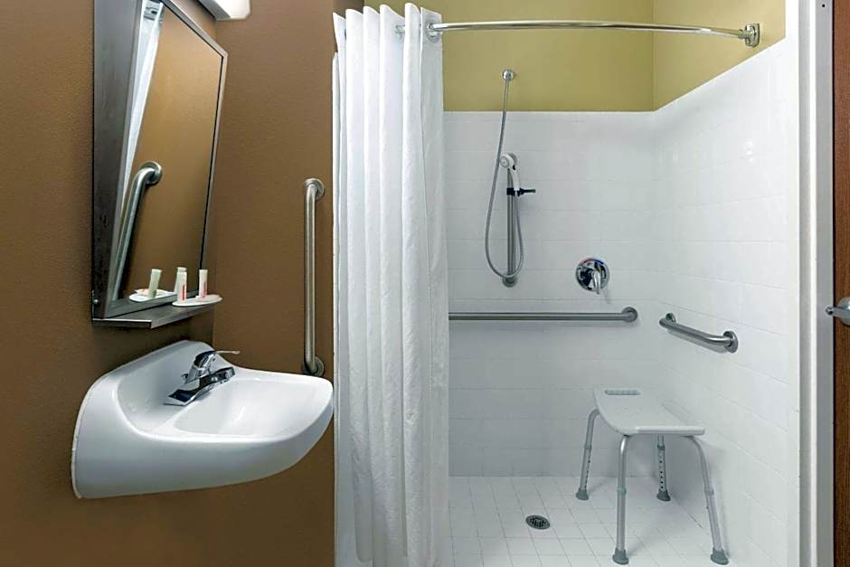 Microtel Inn & Suites By Wyndham Ozark