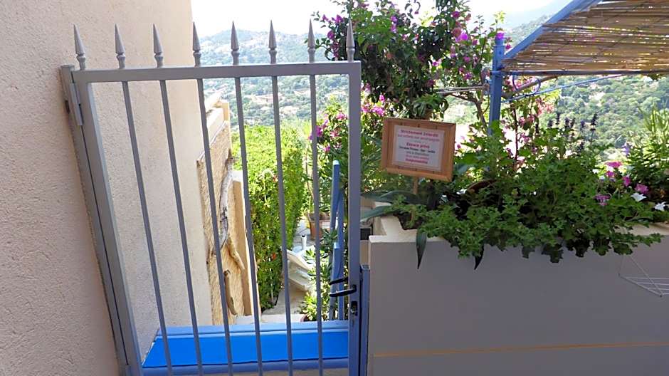 Coeurs de Pirates en Hiver SPA SAUNA TERRASSES ABRITES & CHAUFFES JARDIN Vélos B&B