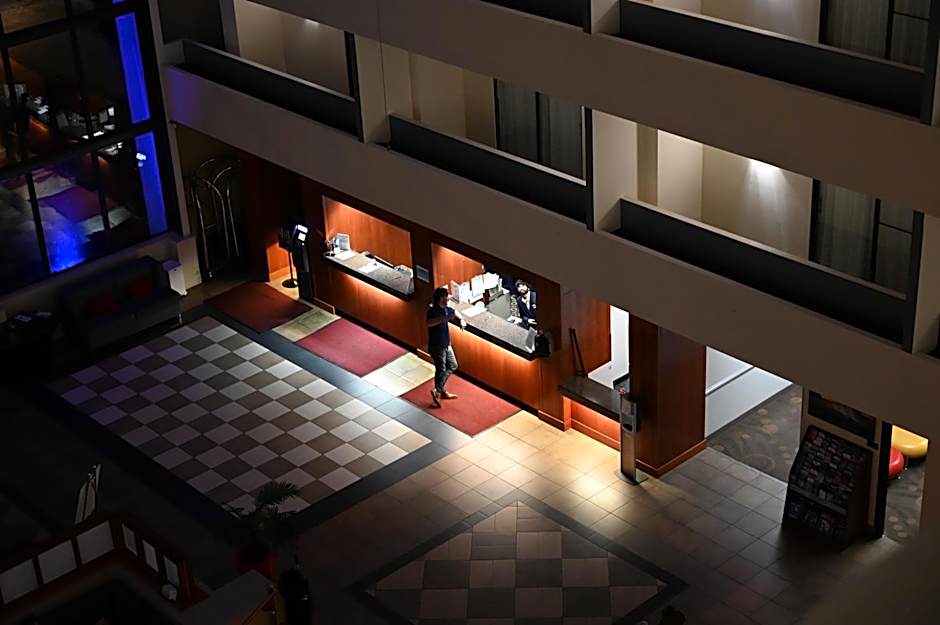 Atrium Hotel And Suites Dfw Airport