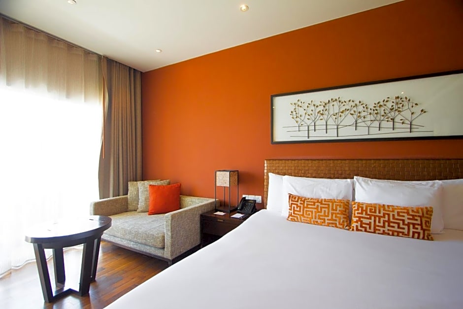 Photo 1 of 14 of Classic Room with King Bed