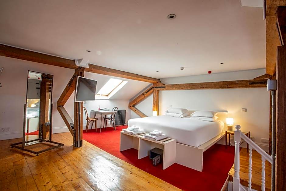 Kellys Hotel