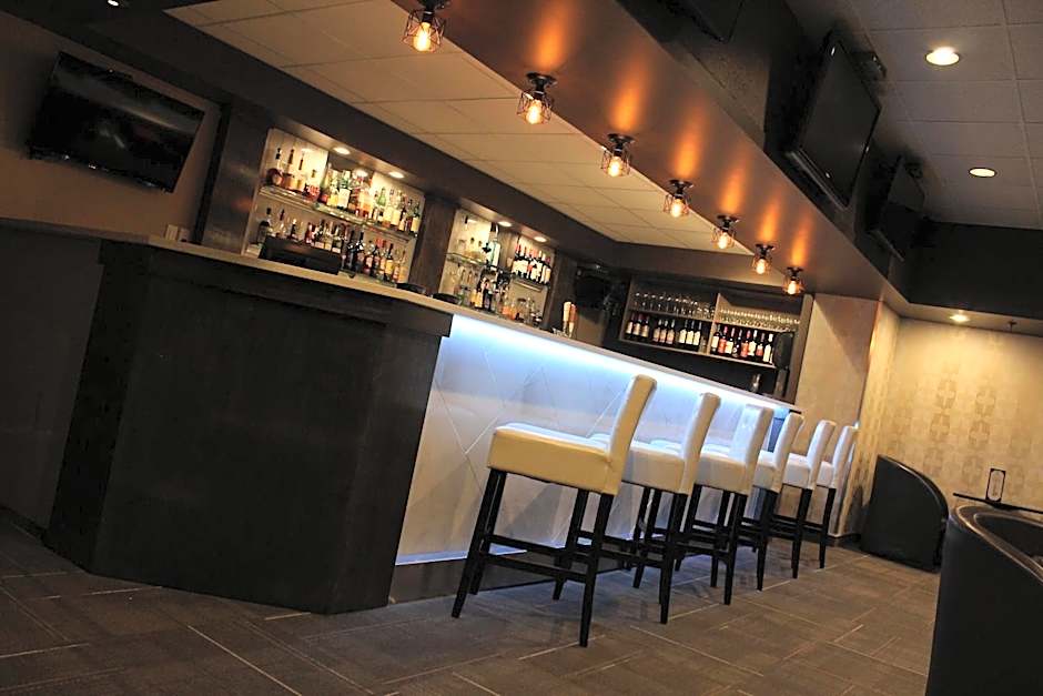 Ramada Plaza by Wyndham Regina Downtown