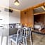 L104 New Studio apt 2Bdrm 1bath fits 6 AC Rooftop L104 New Studio apt 2Bdrm 1bath fits 6 AC Rooftop