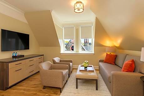 Suite with Garden View