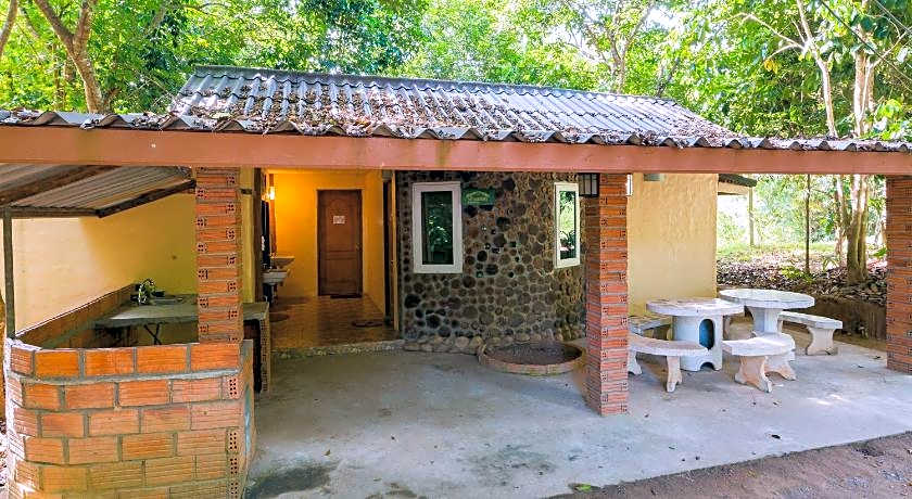 Baandin Chiewlarn Resort