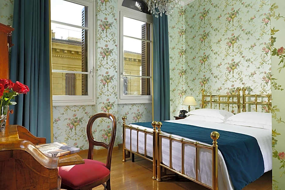Photo 1 of 4 of Single Room