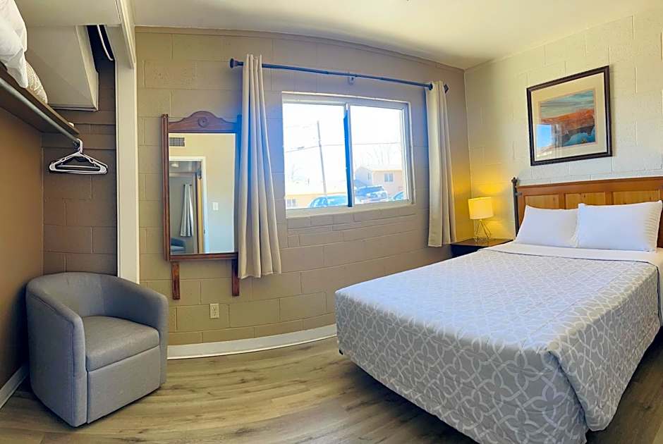 Lake Powell Motel & Apartments