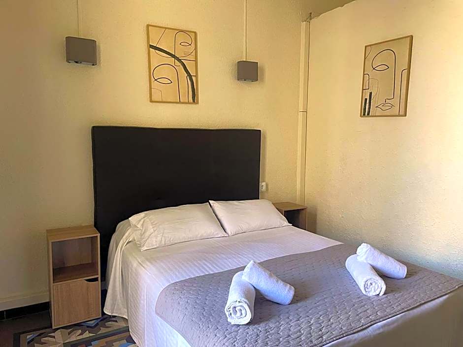 Hostal Balmes Centro