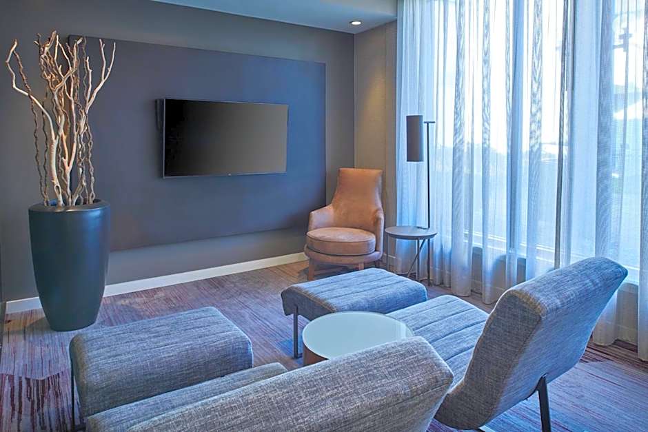Courtyard By Marriott Detroit Warren