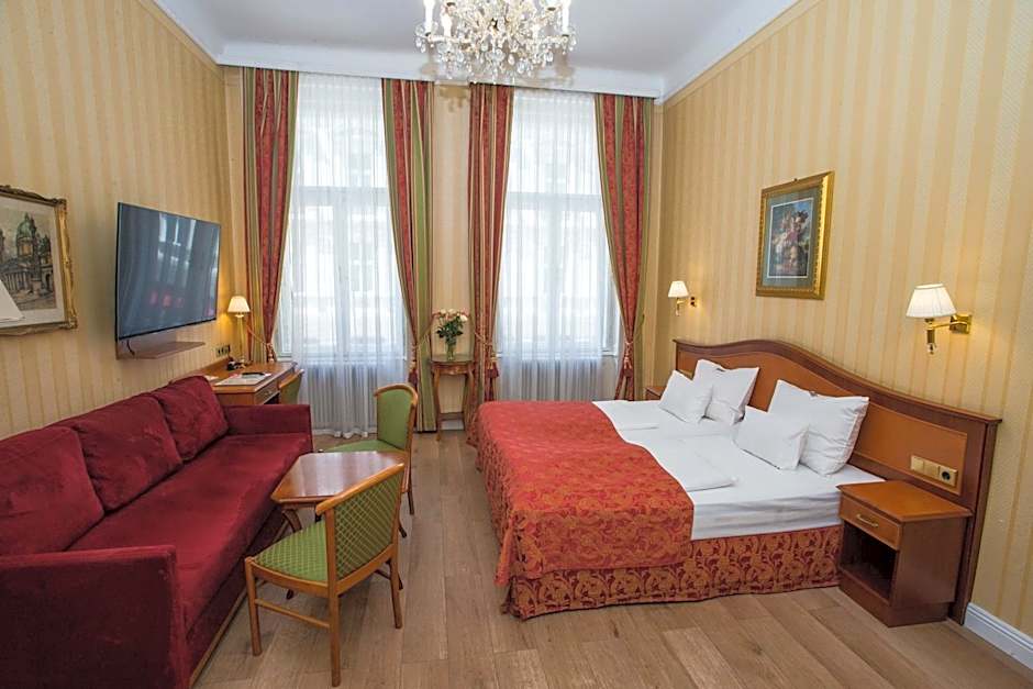 Pension Opera Suites I Self Check In I AC in all rooms