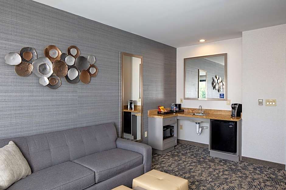 Embassy Suites by Hilton Portland