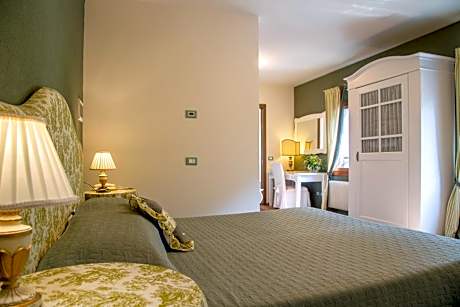 Junior Suite with Mountain View