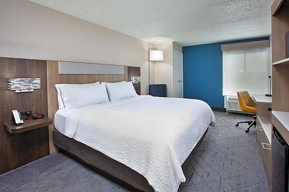 Holiday Inn Express & Suites Eden Prairie  Minneapolis By IHG