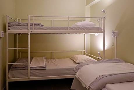 Basic Triple Room with Shared Bathroom
