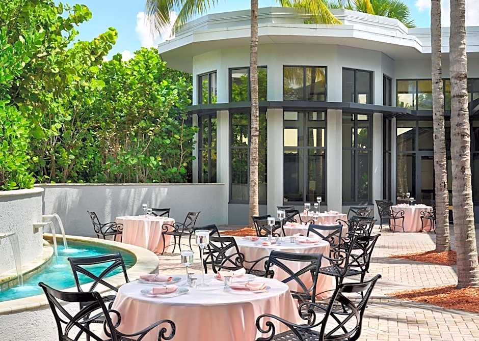 DoubleTree Hilton Hotel Exec Meeting Center Palm Beach Gardens