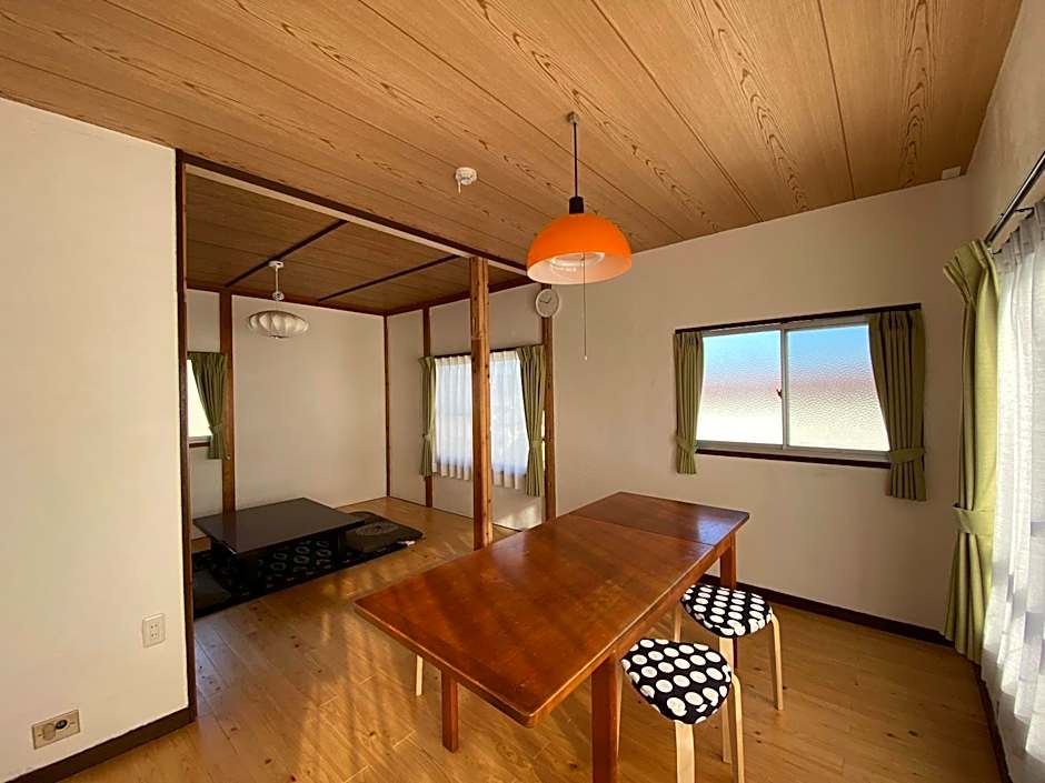 湘南ソラル〜二宮の高台・アートな庭付き日本家屋121㎡／高速WiFi／芝生ドッグラン・ピザ窯BBQ有