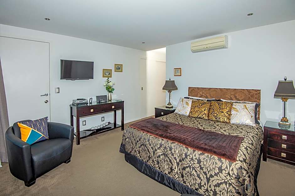 Photo 1 of 11 of 1 King Bed or 2 Beds