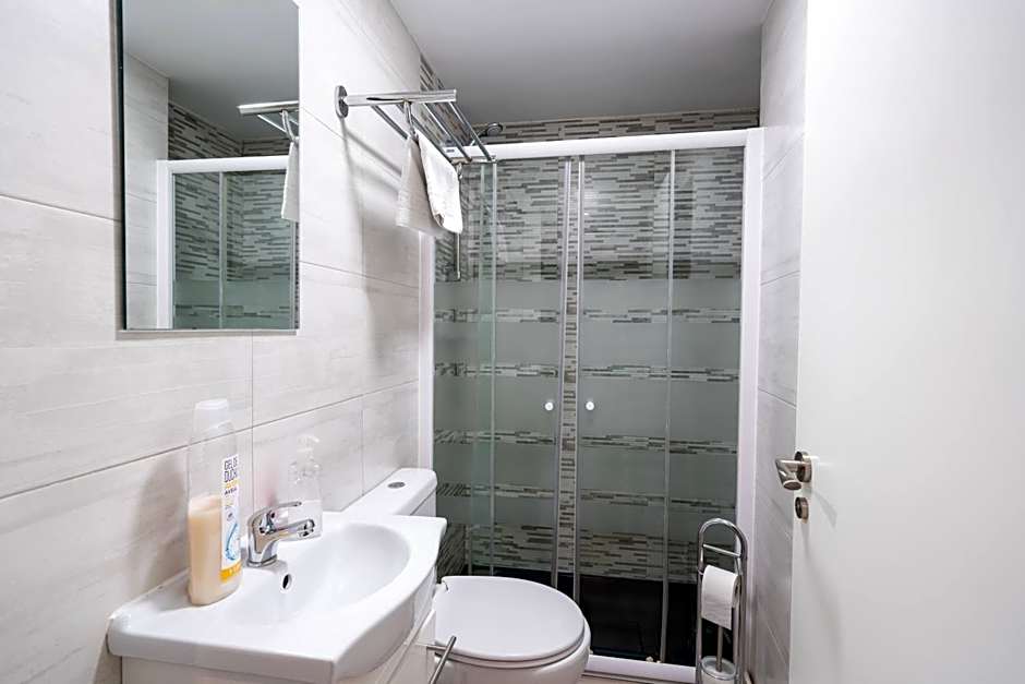 Apartamentos GO - Leopoldo Cano Center