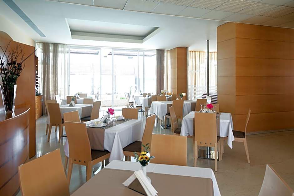 Athineon Hotel