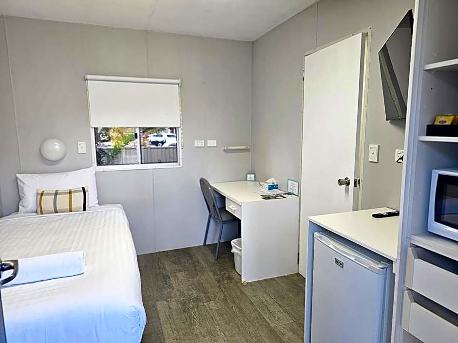Photo 1 of 9 of Single Room