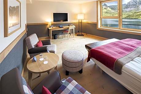 Superior Lake View Room - in family friendly Lago Lodge