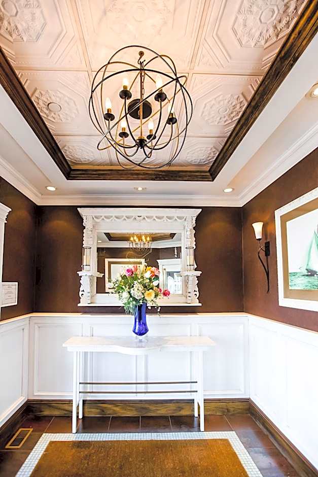 Danfords Hotel & Marina