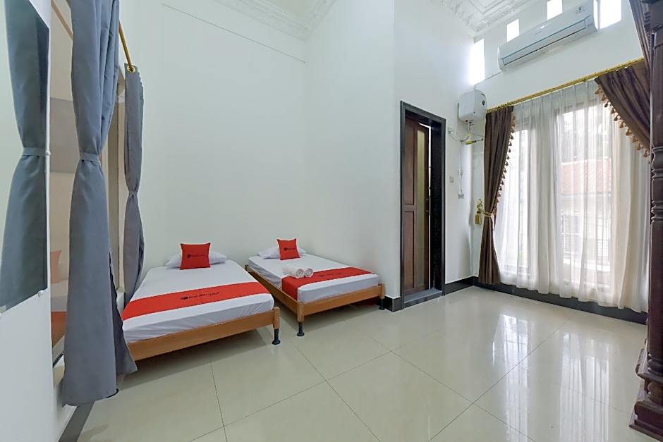 RedDoorz Syariah near Dago Pakar 2