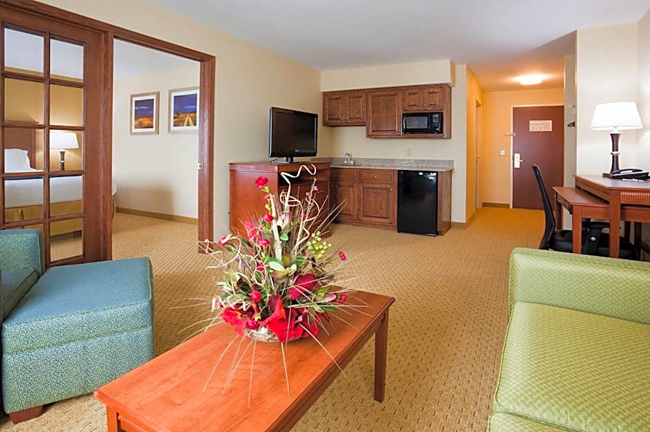 Holiday Inn Express Sheboygan-Kohler / I-43 By IHG