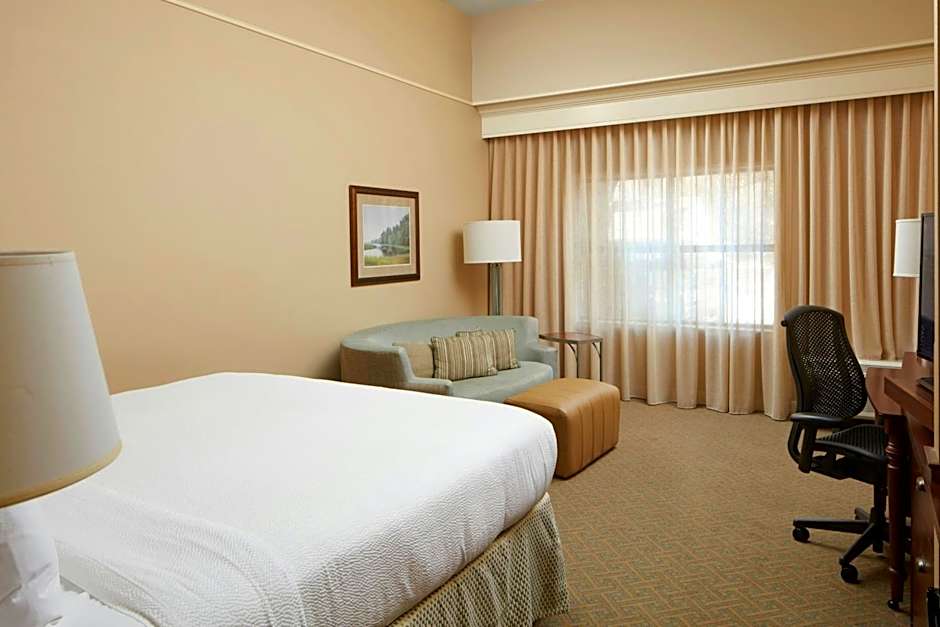 Courtyard by Marriott Charleston Mt. Pleasant